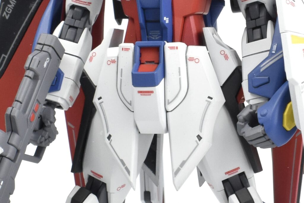 ガンプラ　HG　デスティニーガンダムSpecII&ゼウスシルエット　作例