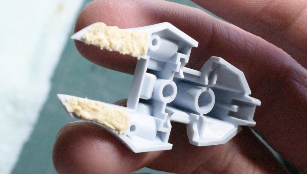 ガンプラ　パテ　使い方